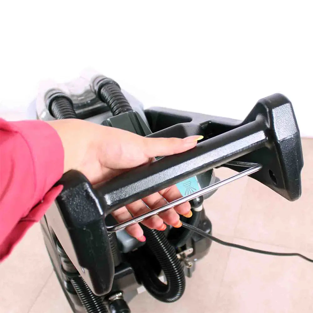 Handle to grey carpet cleaner machine by brand Star, model Combi Compact.